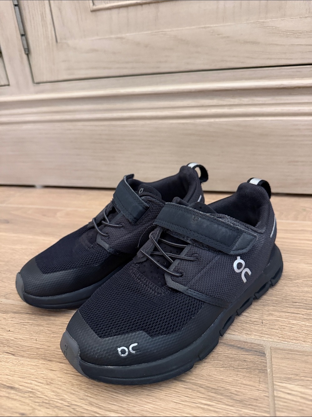 On Running Kids Black Athletic Sneakers with Hook-and-Loop Strap
